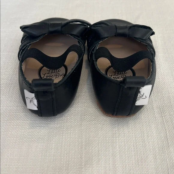 Size 4 Little Love Bug Bow Shoe - Picture 3 of 7